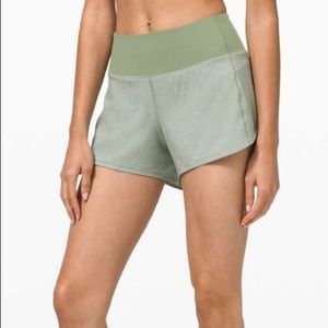 Lululemon Speed Up Short Long *4" Updated Fit
Heather Lux Multi Willow Green